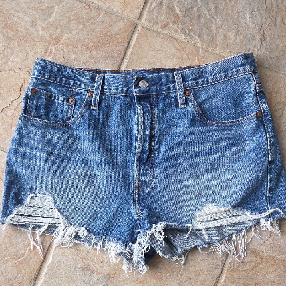 Levi's 501 Distressed Denim Shorts Med Wash W33